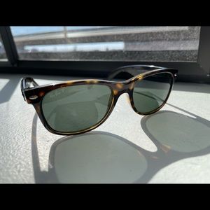 RAY-BAN RB2132 NEW WAYFARER
